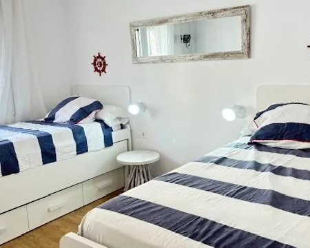Casa Cris Apartment *